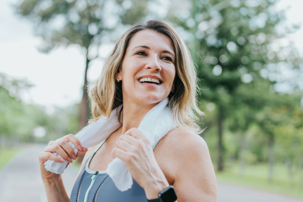 femme sportive heureuse