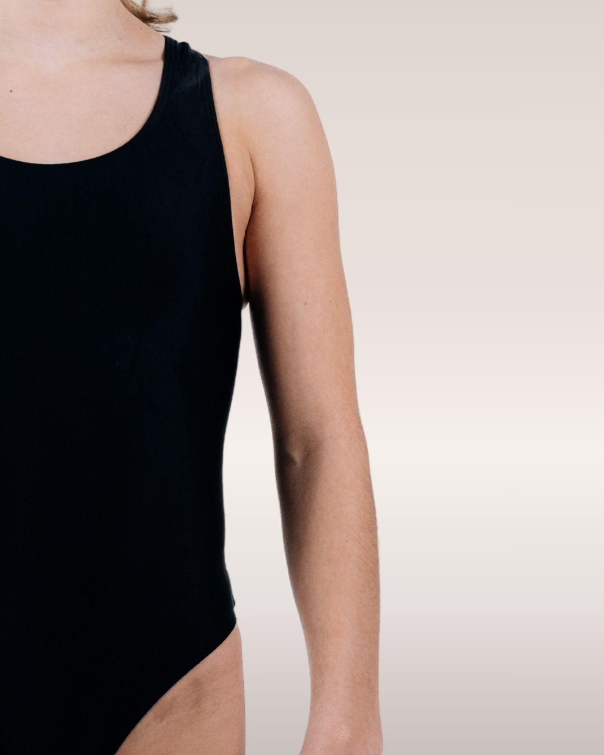 Maillot de bain menstruel une pièce Noir Daria pour adolescente - Haomah